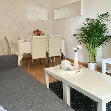 Apartamento Apartamento Nuevo Con Wifi&garaje Gratis *