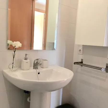 Apartamento Nuevo Con Wifi&garaje Gratis Apartamento